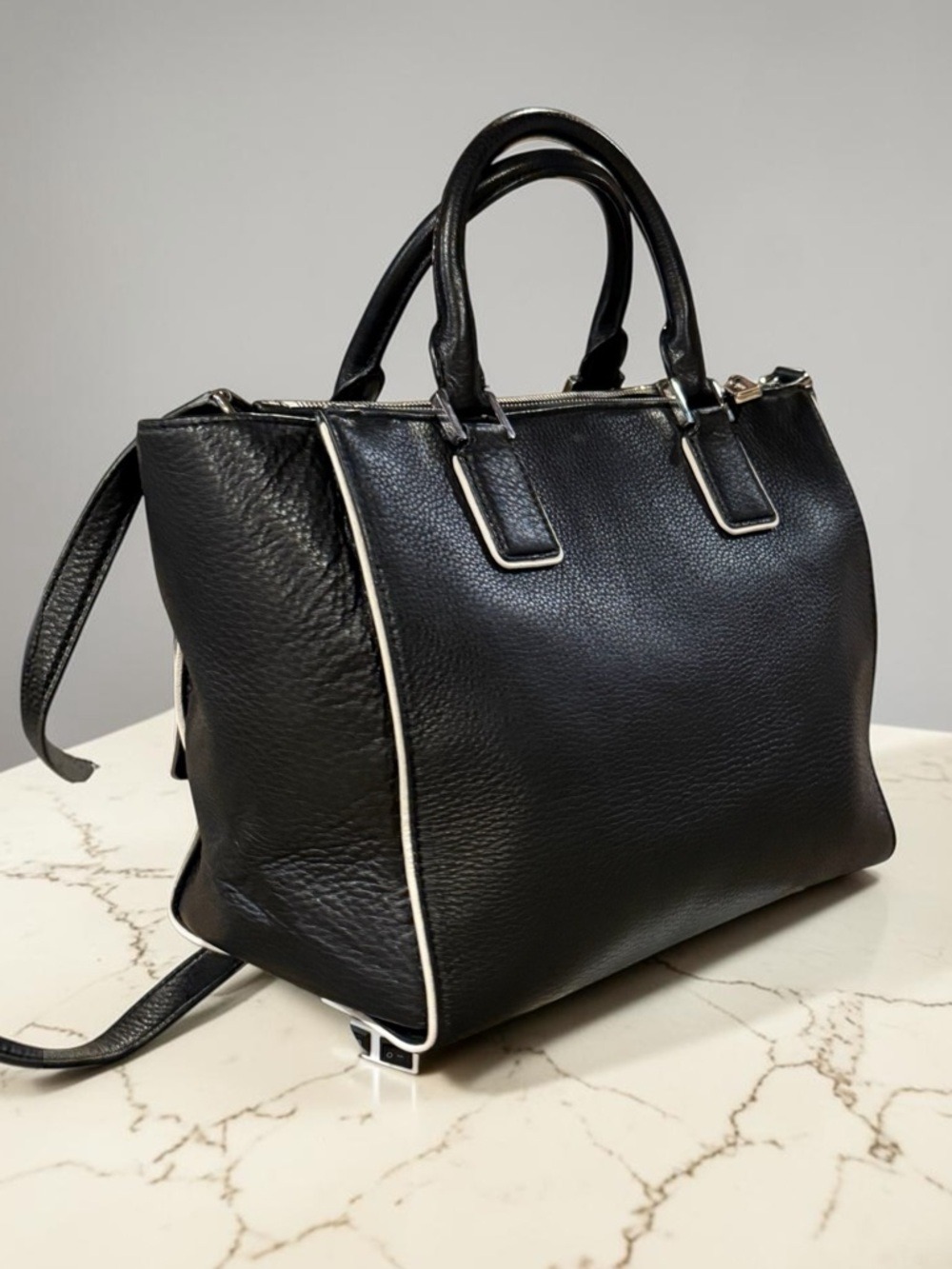 Michael Kors Black Pebble Grain Leather Tote - Picture 4 of 11
